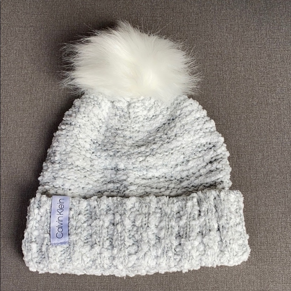 Calvin Klein Bouclé Metallic Beanie Mittens Scarf - Picture 3 of 6
